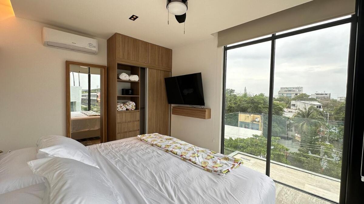 New And Spacious Near 5th Avenue *