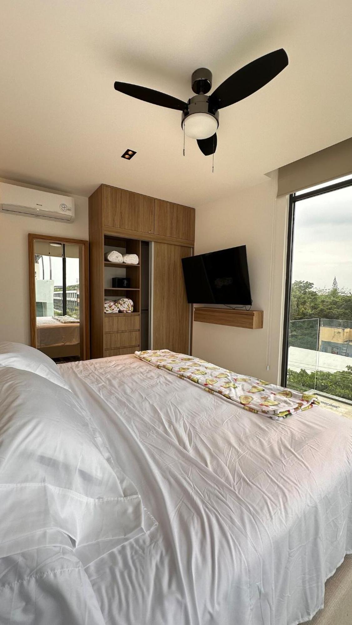 New And Spacious Near 5th Avenue *